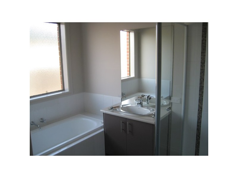 12 Glenisla Way, Berwick VIC 3806