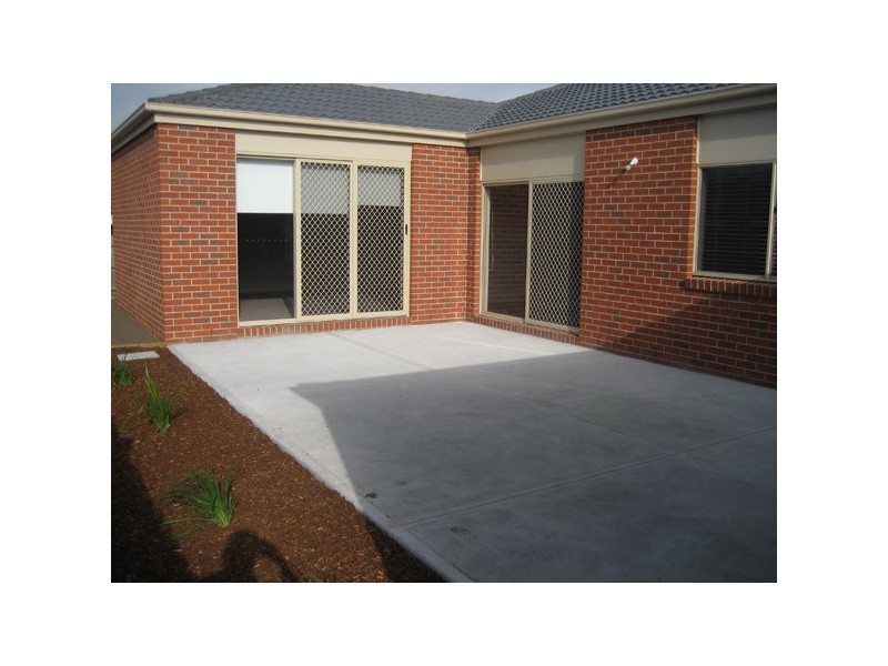 12 Glenisla Way, Berwick VIC 3806