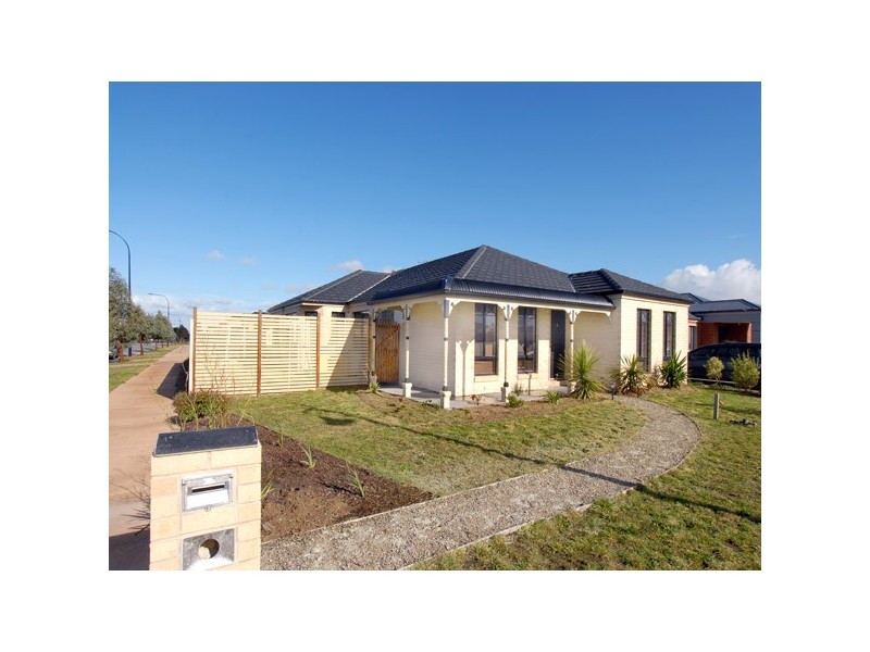1 Maple Link, Pakenham VIC 3810