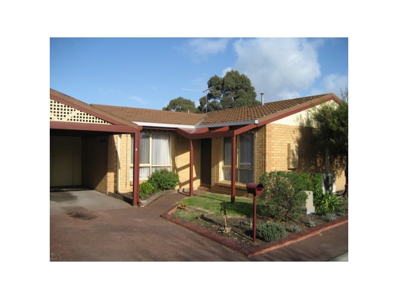 2 Warren Close, Narre Warren VIC 3805