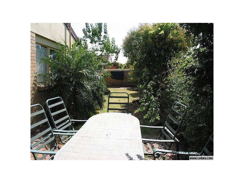 2 Warren Close, Narre Warren VIC 3805