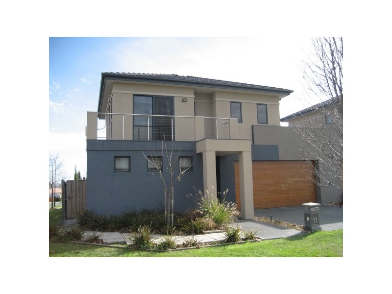 11 Greenhaven Terrace, Berwick VIC 3806