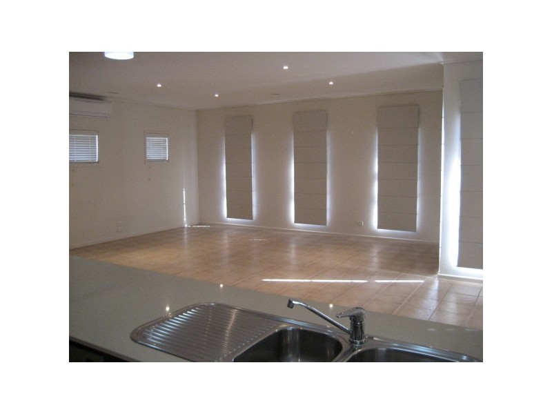 11 Greenhaven Terrace, Berwick VIC 3806