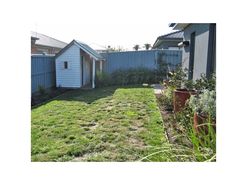 11 Greenhaven Terrace, Berwick VIC 3806