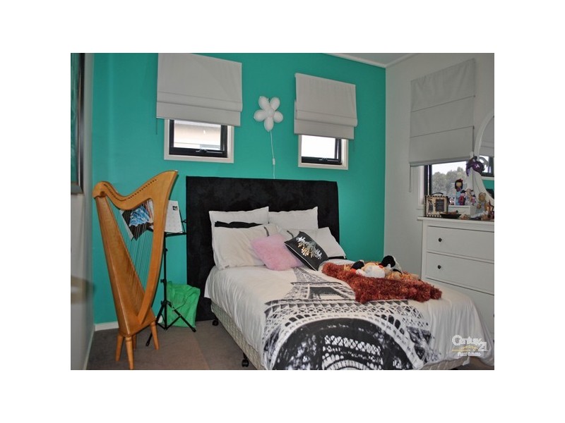 11 Greenhaven Terrace, Berwick VIC 3806