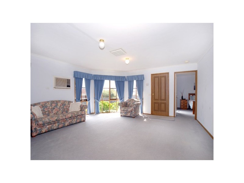 5 Hedgeley Drive, Berwick VIC 3806