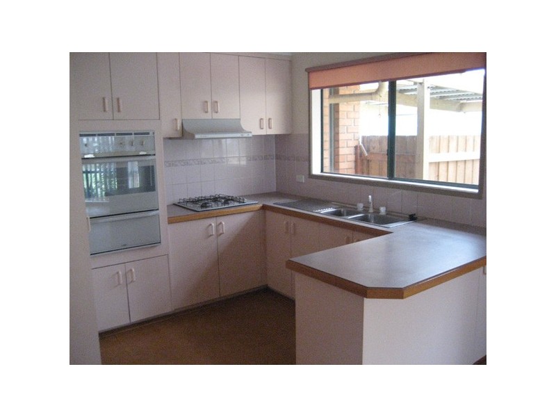 6 Michelle Drive, Berwick VIC 3806