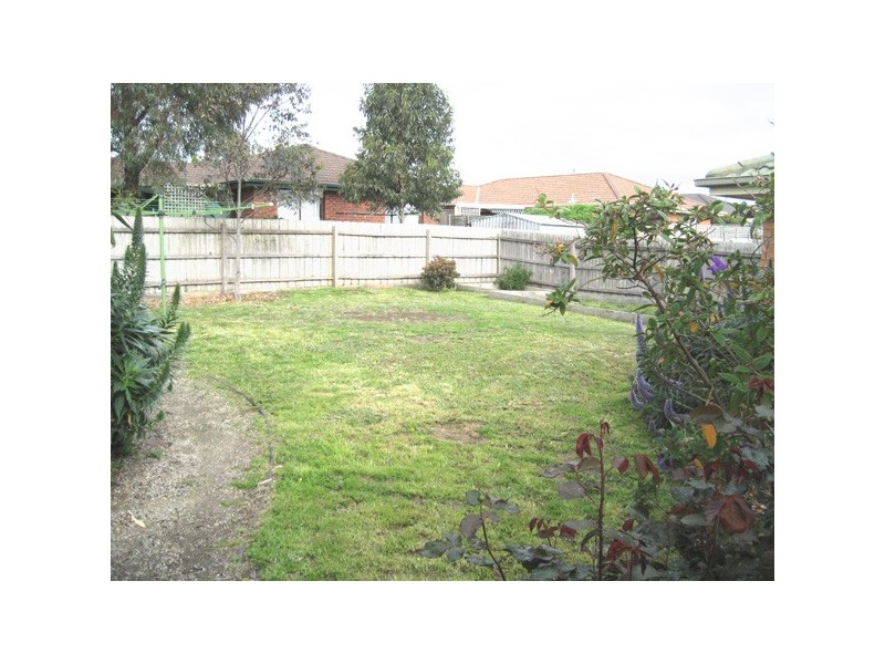 6 Michelle Drive, Berwick VIC 3806