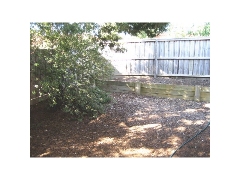 10/133 Bemersyde Drive, Berwick VIC 3806