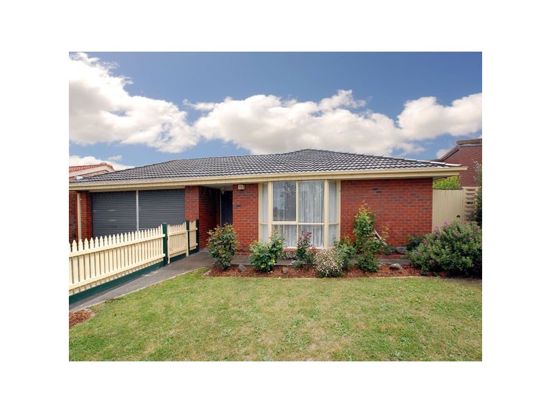 12 Van Court, Narre Warren VIC 3805