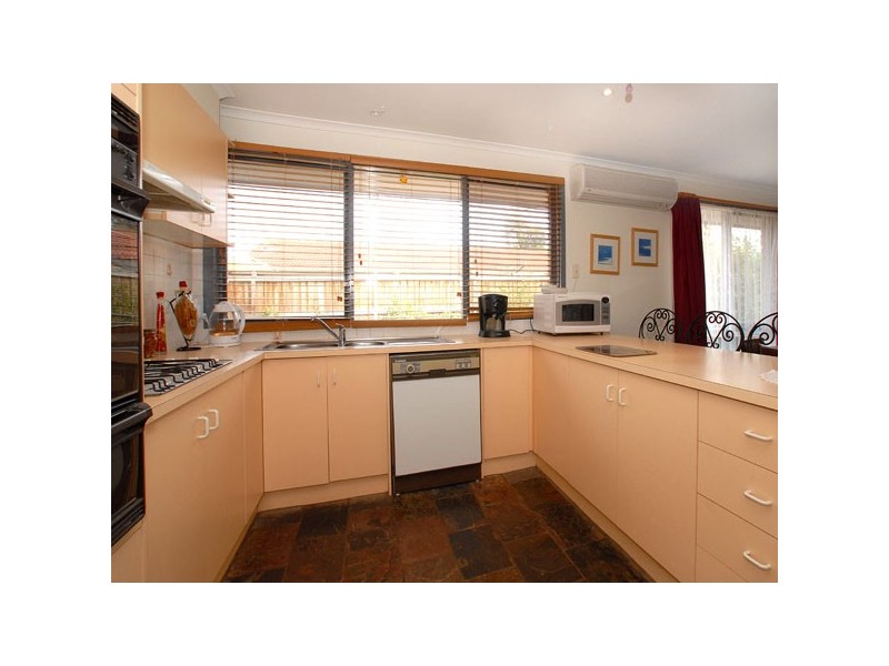 12 Van Court, Narre Warren VIC 3805