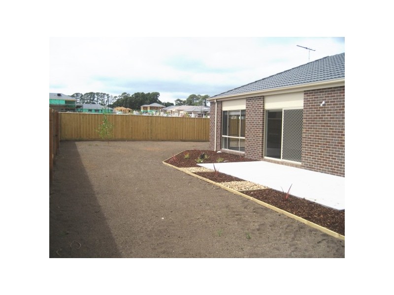 4 Honey Court, Berwick VIC 3806