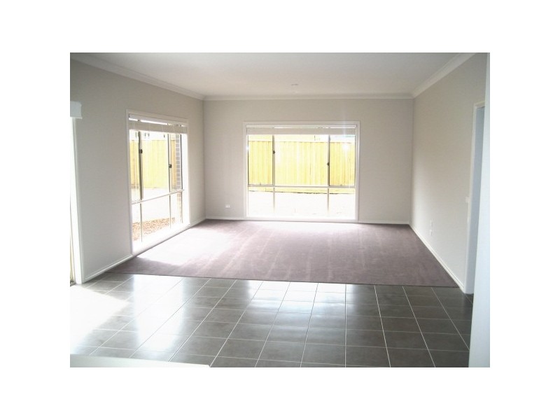 4 Honey Court, Berwick VIC 3806