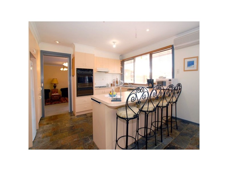 12 Van Court, Narre Warren VIC 3805