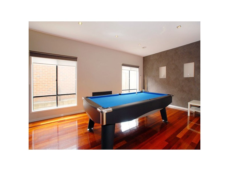 1 Glade Court, Berwick VIC 3806