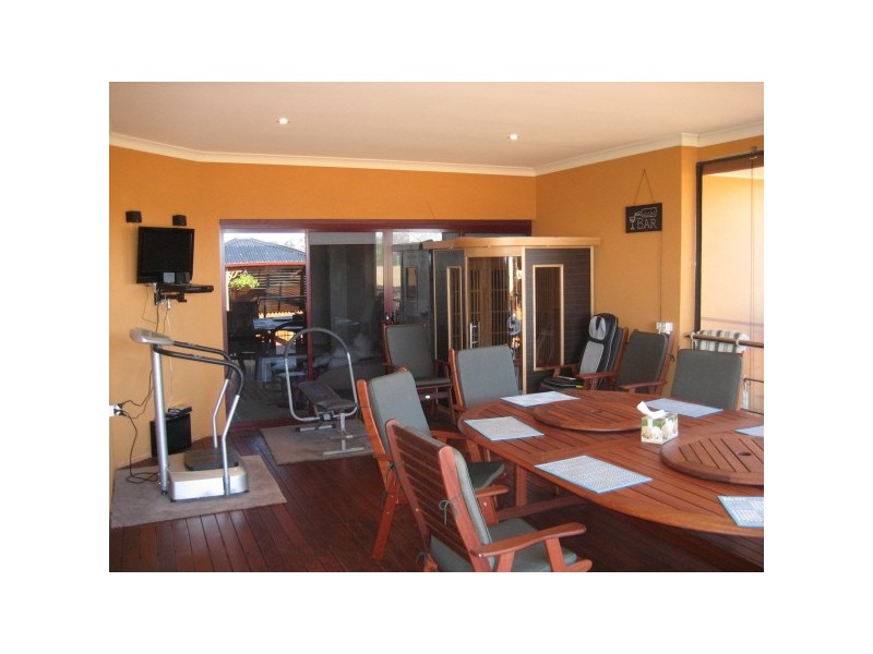 25 Highvale Crescent, Berwick VIC 3806