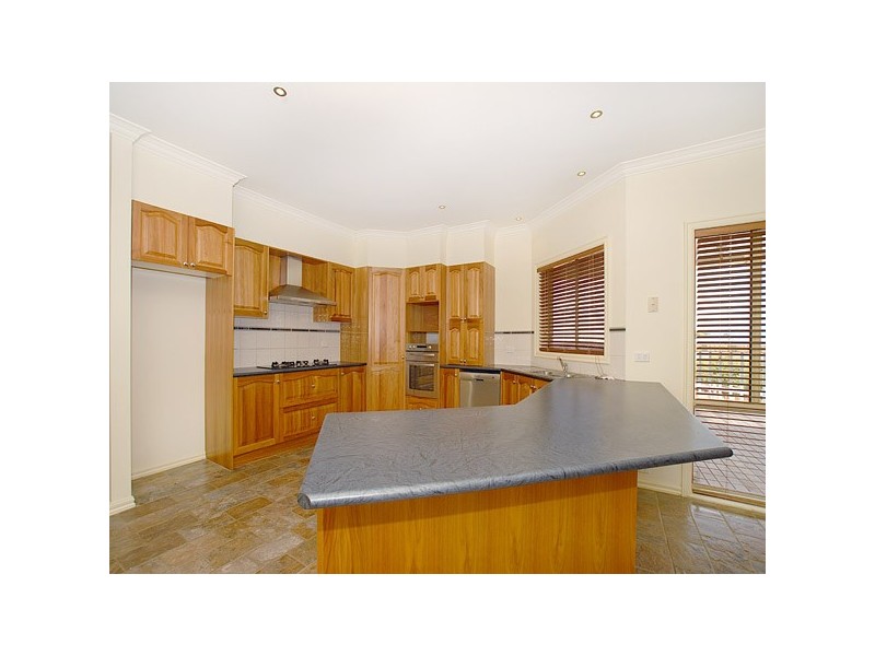 13 Riviera Drive, Berwick VIC 3806