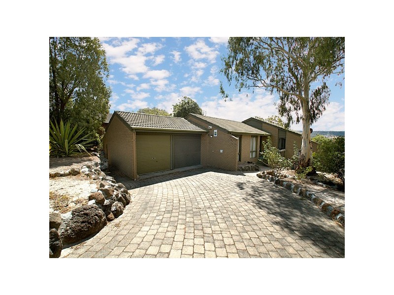 4 Chalcot Drive, Endeavour Hills VIC 3802