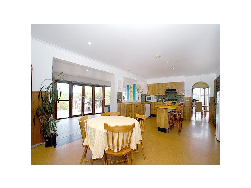 4 Chalcot Drive, Endeavour Hills VIC 3802
