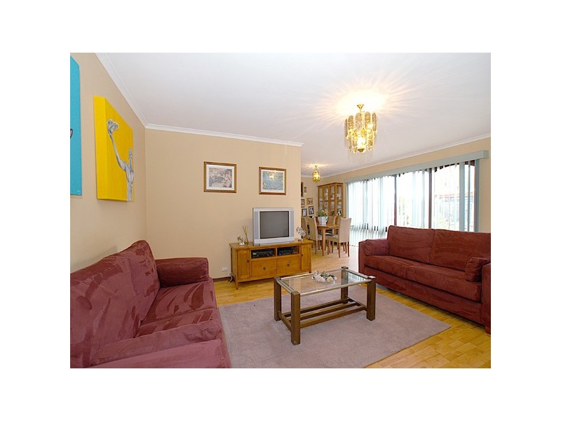 4 Chalcot Drive, Endeavour Hills VIC 3802