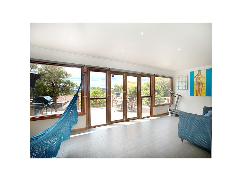 4 Chalcot Drive, Endeavour Hills VIC 3802