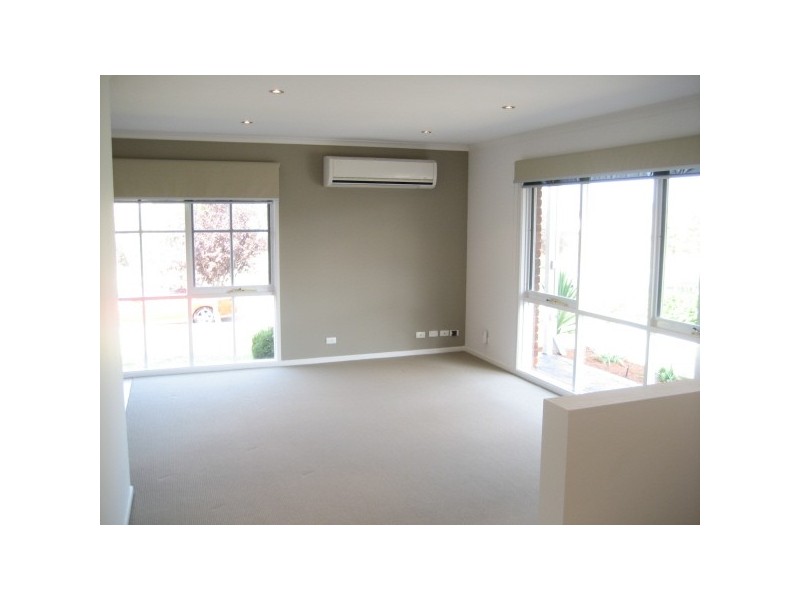 22 Amber Crescent, Narre Warren VIC 3805