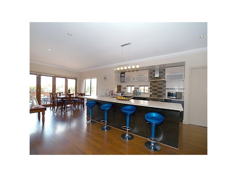 10 Ambrose Court, Berwick VIC 3806