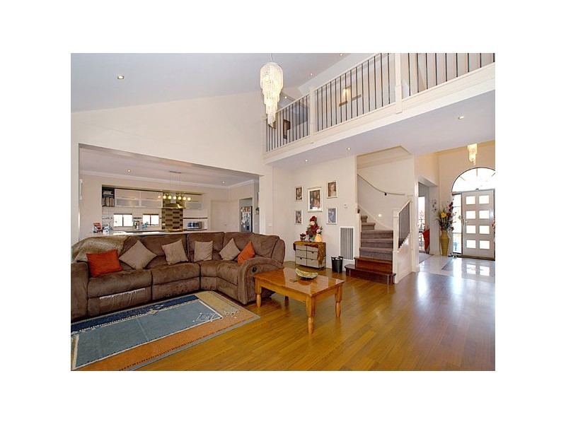 10 Ambrose Court, Berwick VIC 3806