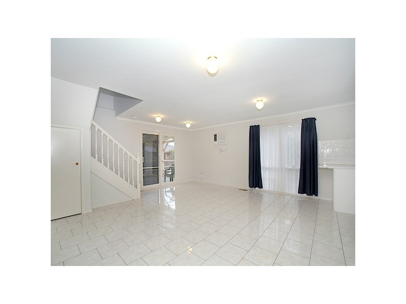 1 Douglas Rise, Endeavour Hills VIC 3802