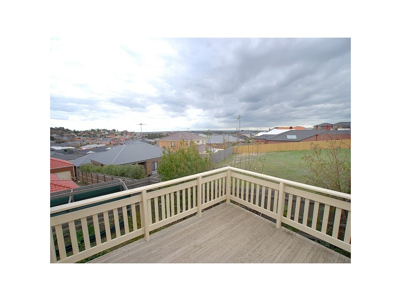 21 Sheldon Drive, Berwick VIC 3806