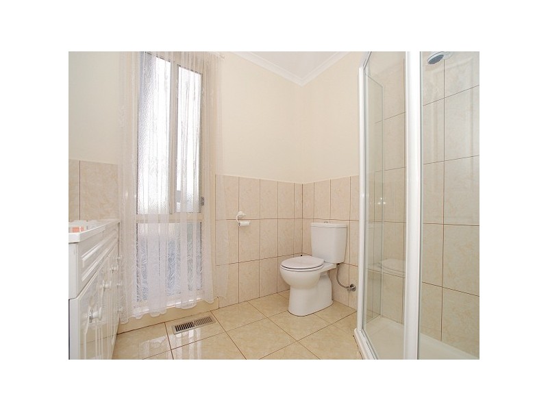 21 Sheldon Drive, Berwick VIC 3806