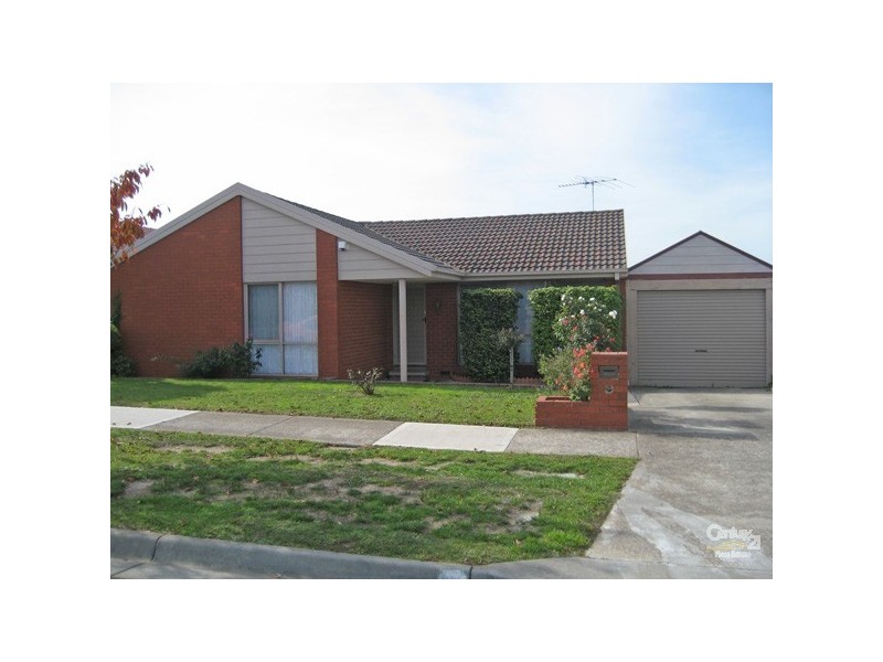 32 Hinrichsen Drive, Hallam VIC 3803