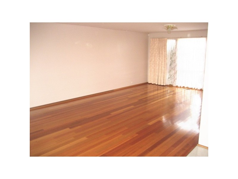 32 Hinrichsen Drive, Hallam VIC 3803