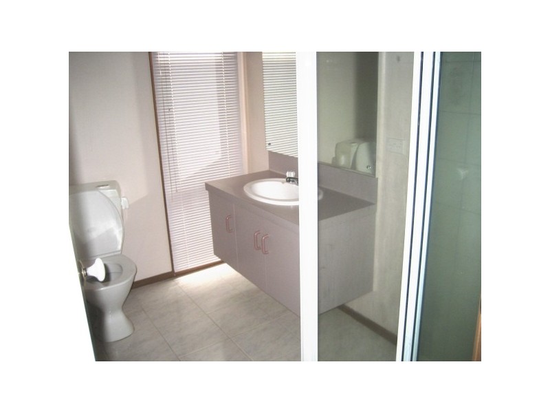 32 Hinrichsen Drive, Hallam VIC 3803