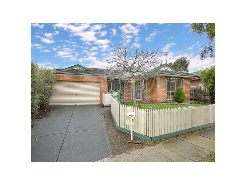10 Shand Court, Berwick VIC 3806