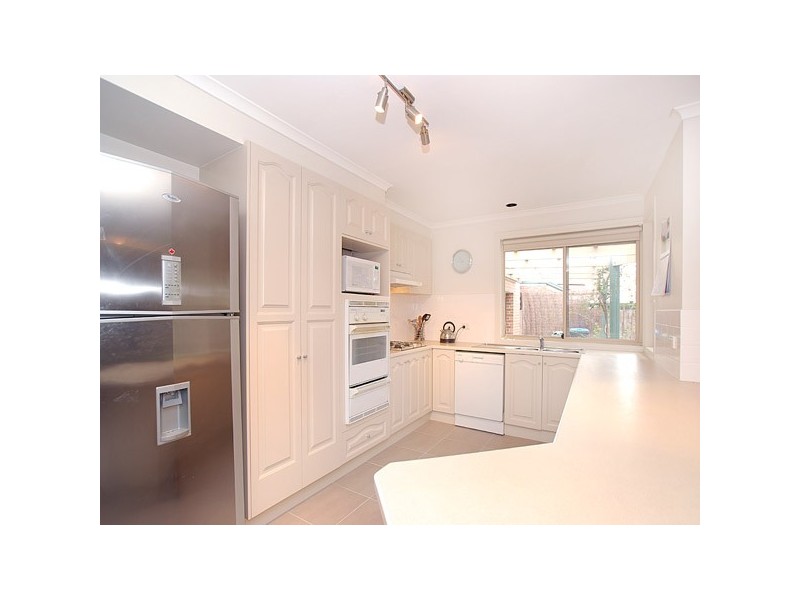 10 Shand Court, Berwick VIC 3806