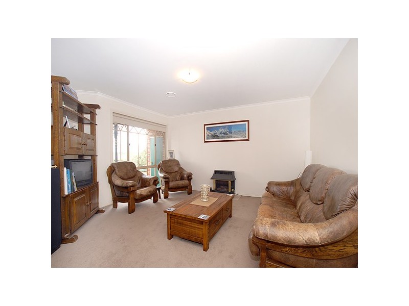 10 Shand Court, Berwick VIC 3806