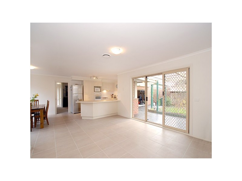 10 Shand Court, Berwick VIC 3806
