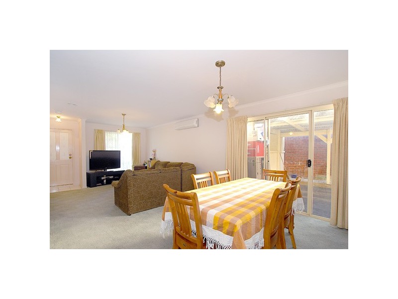 12 Elanora Way, Hampton Park VIC 3976