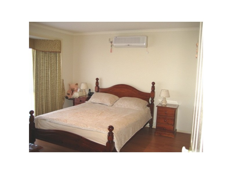 17 Glenisla Way, Berwick VIC 3806