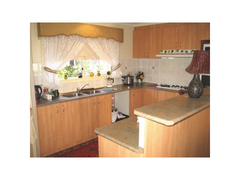 17 Glenisla Way, Berwick VIC 3806