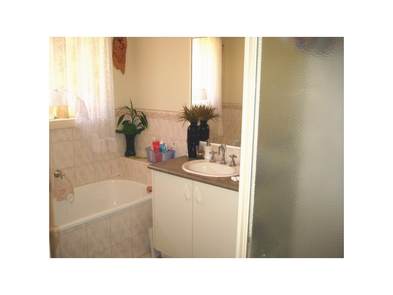17 Glenisla Way, Berwick VIC 3806