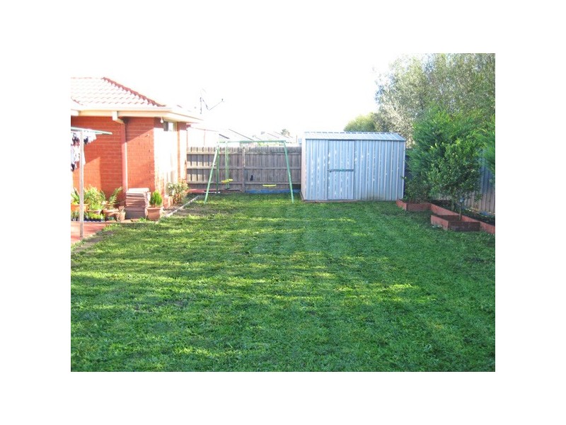 17 Glenisla Way, Berwick VIC 3806