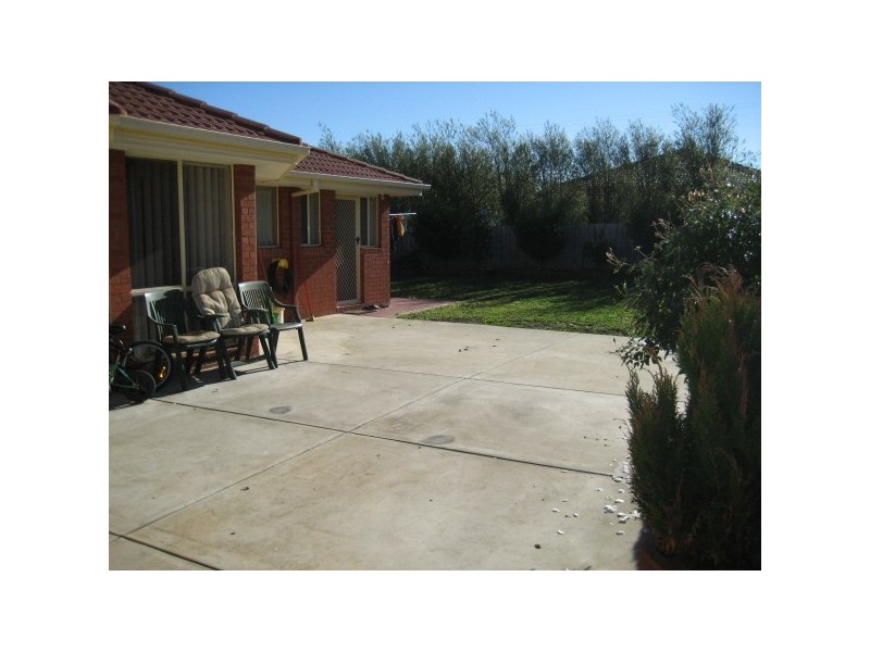 17 Glenisla Way, Berwick VIC 3806