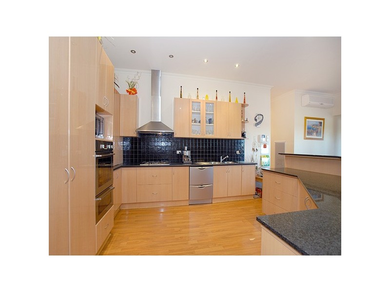 22 Glendale Crescent, Berwick VIC 3806