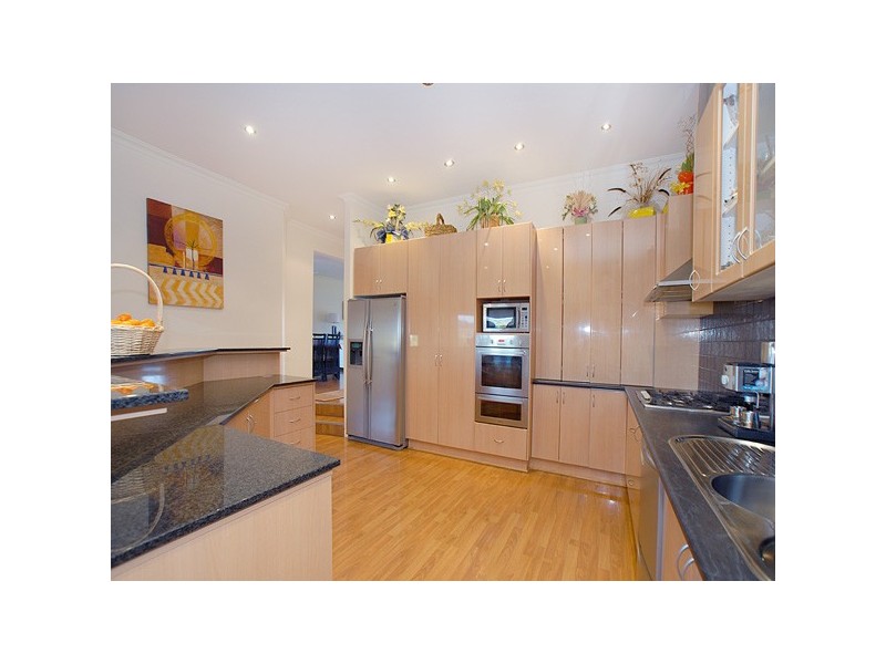 22 Glendale Crescent, Berwick VIC 3806