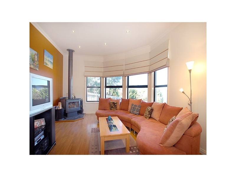 22 Glendale Crescent, Berwick VIC 3806