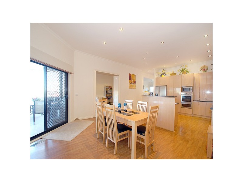 22 Glendale Crescent, Berwick VIC 3806