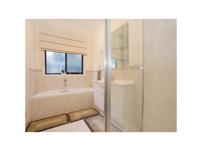 22 Glendale Crescent, Berwick VIC 3806