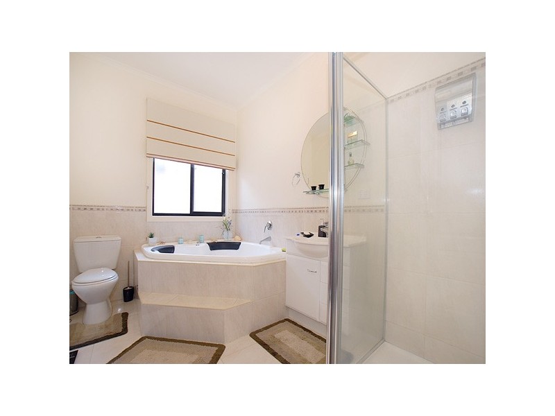 22 Glendale Crescent, Berwick VIC 3806